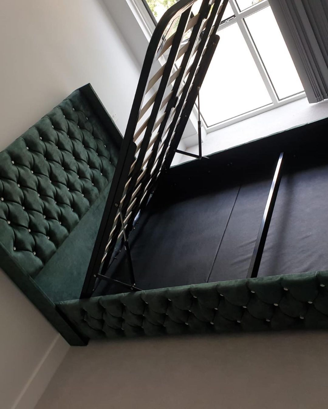 The Famous Chester Upholstered Bed/Storage Bed Britainsleep